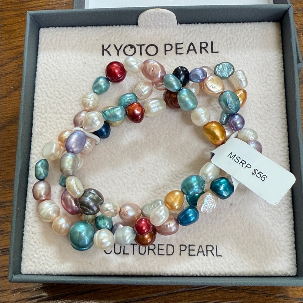 Multicolor Cultured Pearl Bracelet by Kyoto. Gift boxed.